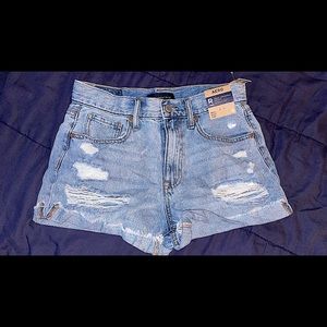Aeropostale mom short jeans.